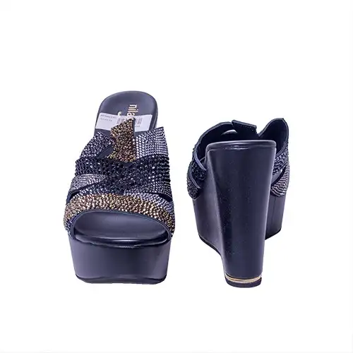 Nila & Nila Wedge Slippers - Black